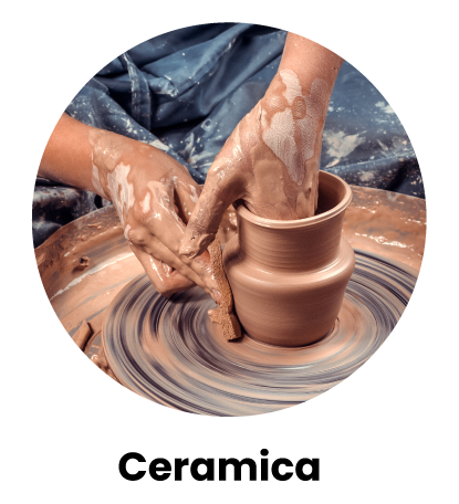 mani che lavorano la ceramica la tornio ed icona della coccarda